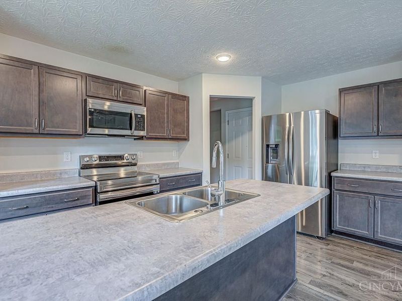 1221 Waterbury Drive, Carlisle, OH 45005 Photo 15