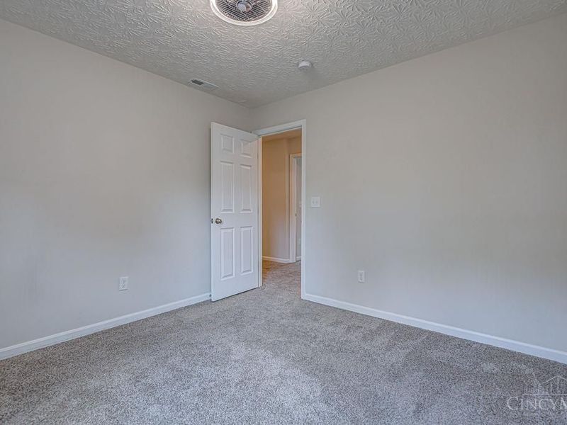 1221 Waterbury Drive, Carlisle, OH 45005 Photo 20