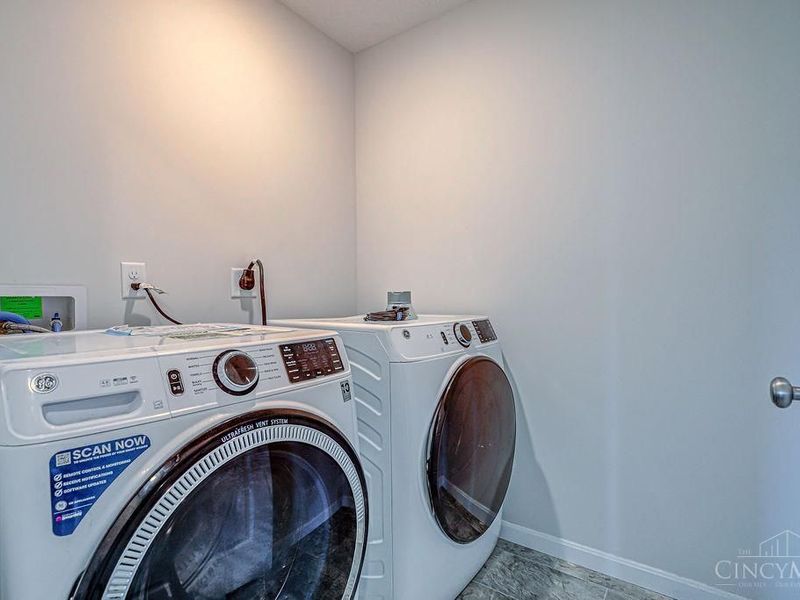 1221 Waterbury Drive, Carlisle, OH 45005 Photo 23