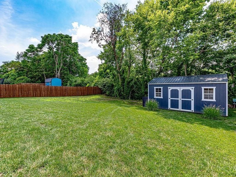 1221 Waterbury Drive, Carlisle, OH 45005 Photo 3