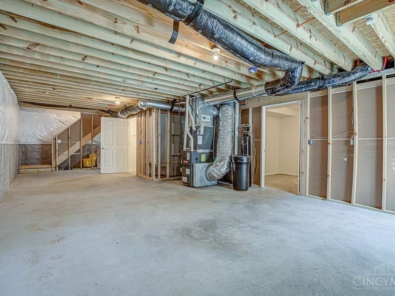 1221 Waterbury Drive, Carlisle, OH 45005 Photo 32