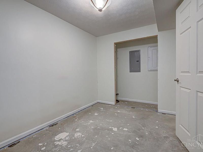 1221 Waterbury Drive, Carlisle, OH 45005 Photo 33