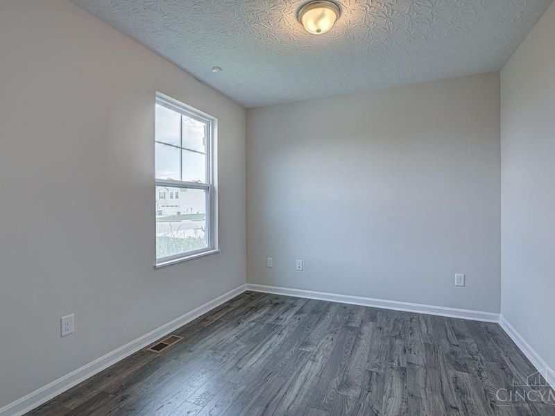 1221 Waterbury Drive, Carlisle, OH 45005 Photo 5