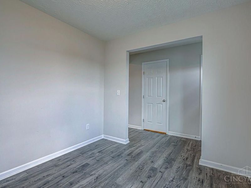 1221 Waterbury Drive, Carlisle, OH 45005 Photo 6