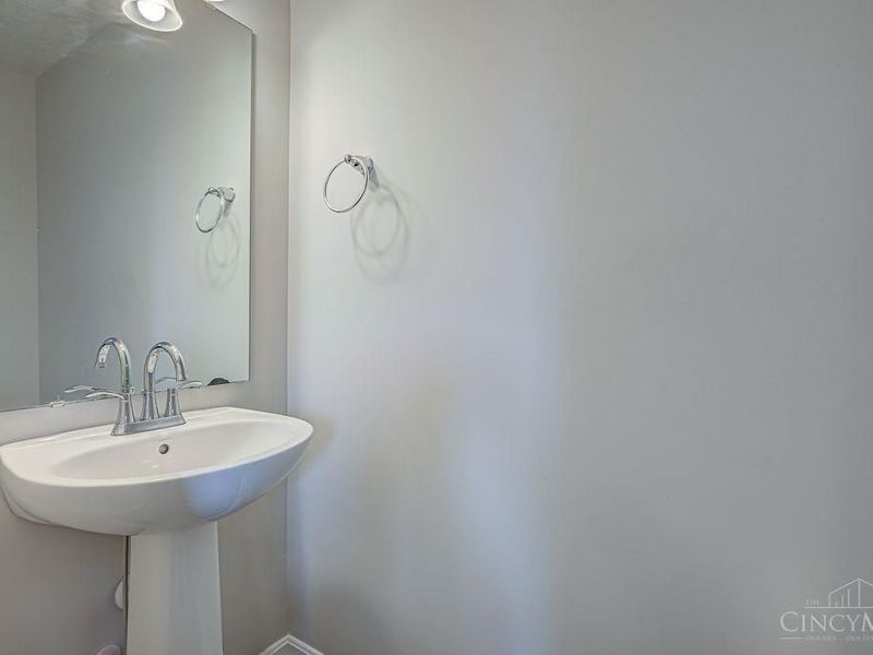 1221 Waterbury Drive, Carlisle, OH 45005 Photo 7