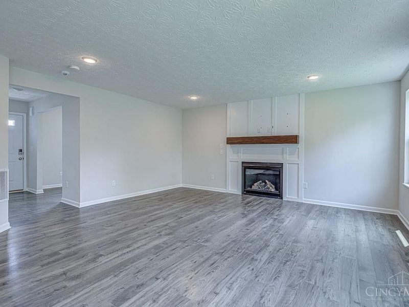 1221 Waterbury Drive, Carlisle, OH 45005 Photo 9