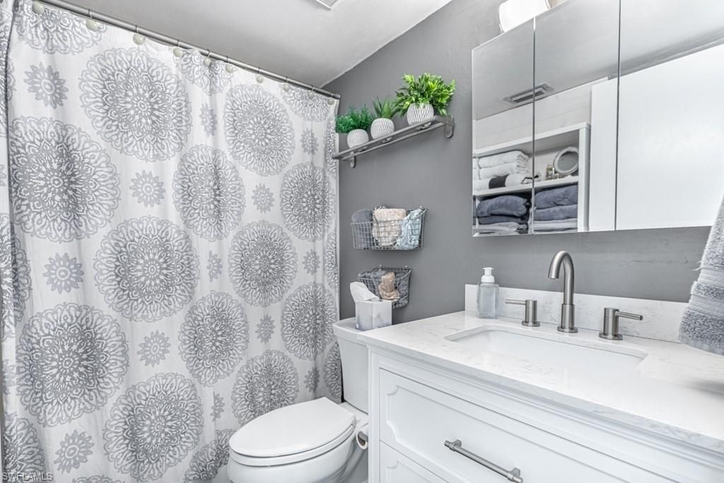 7410 Lake Breeze Dr, Unit 208, Fort Myers, FL 33907 Photo
