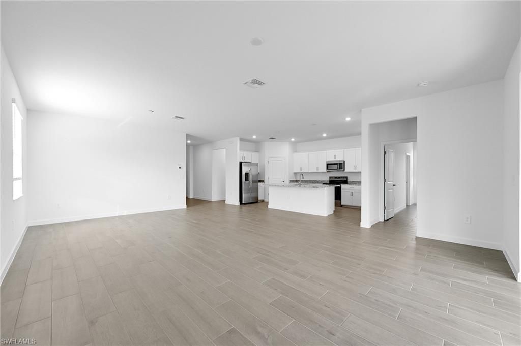 3083 Weston Manor Dr, Alva, FL 33920 Photo