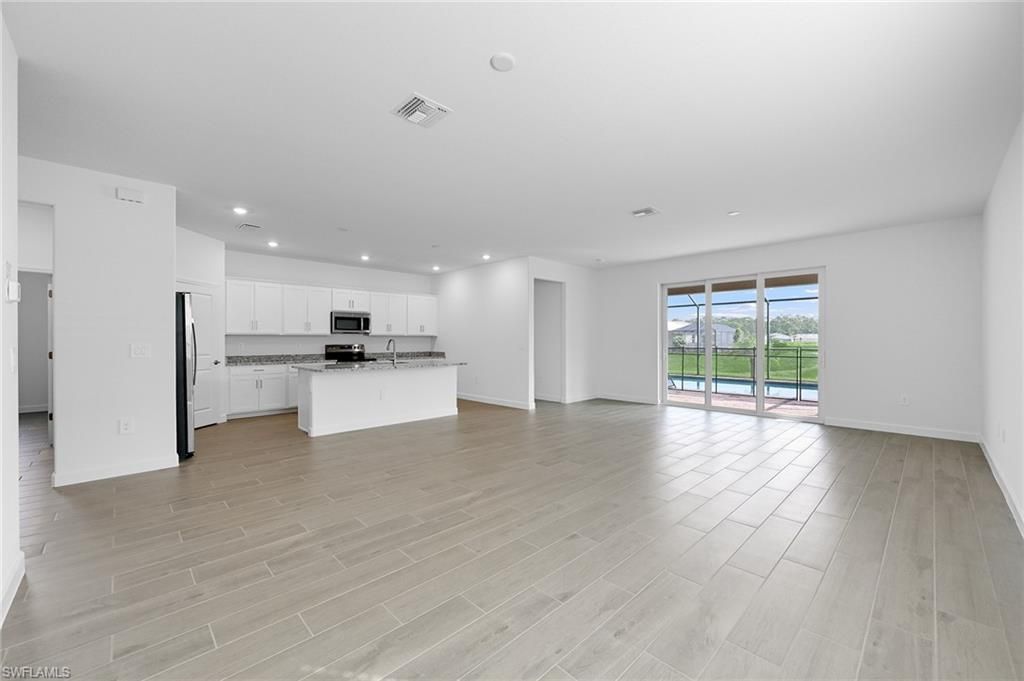 3083 Weston Manor Dr, Alva, FL 33920 Photo