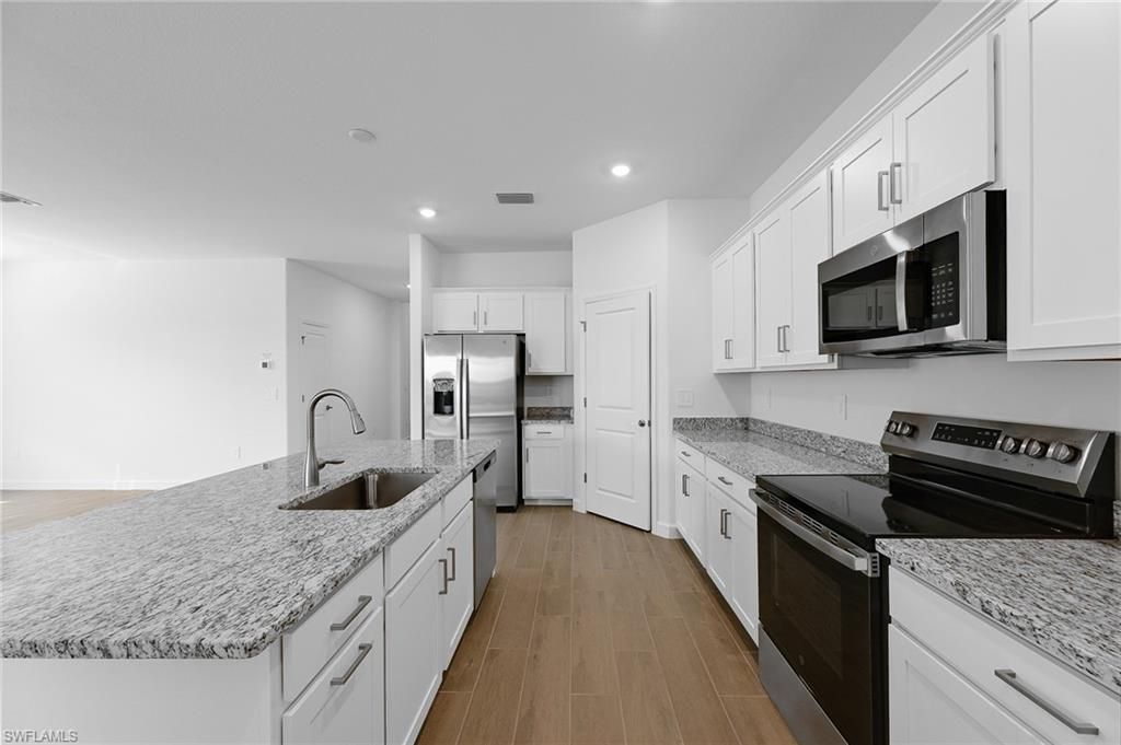 3083 Weston Manor Dr, Alva, FL 33920 Photo