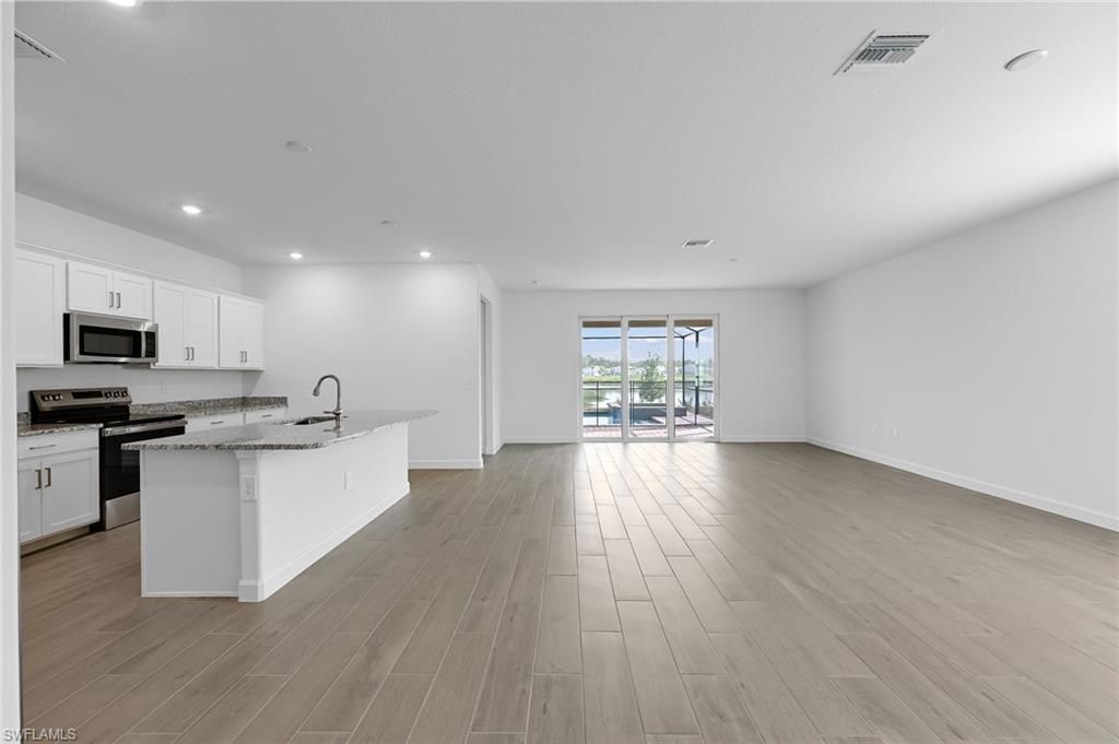 3083 Weston Manor Dr, Alva, FL 33920 Photo