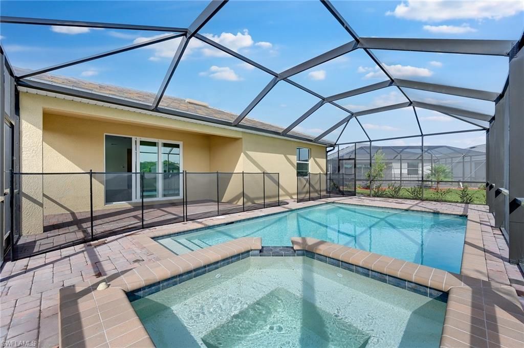 3083 Weston Manor Dr, Alva, FL 33920 Photo