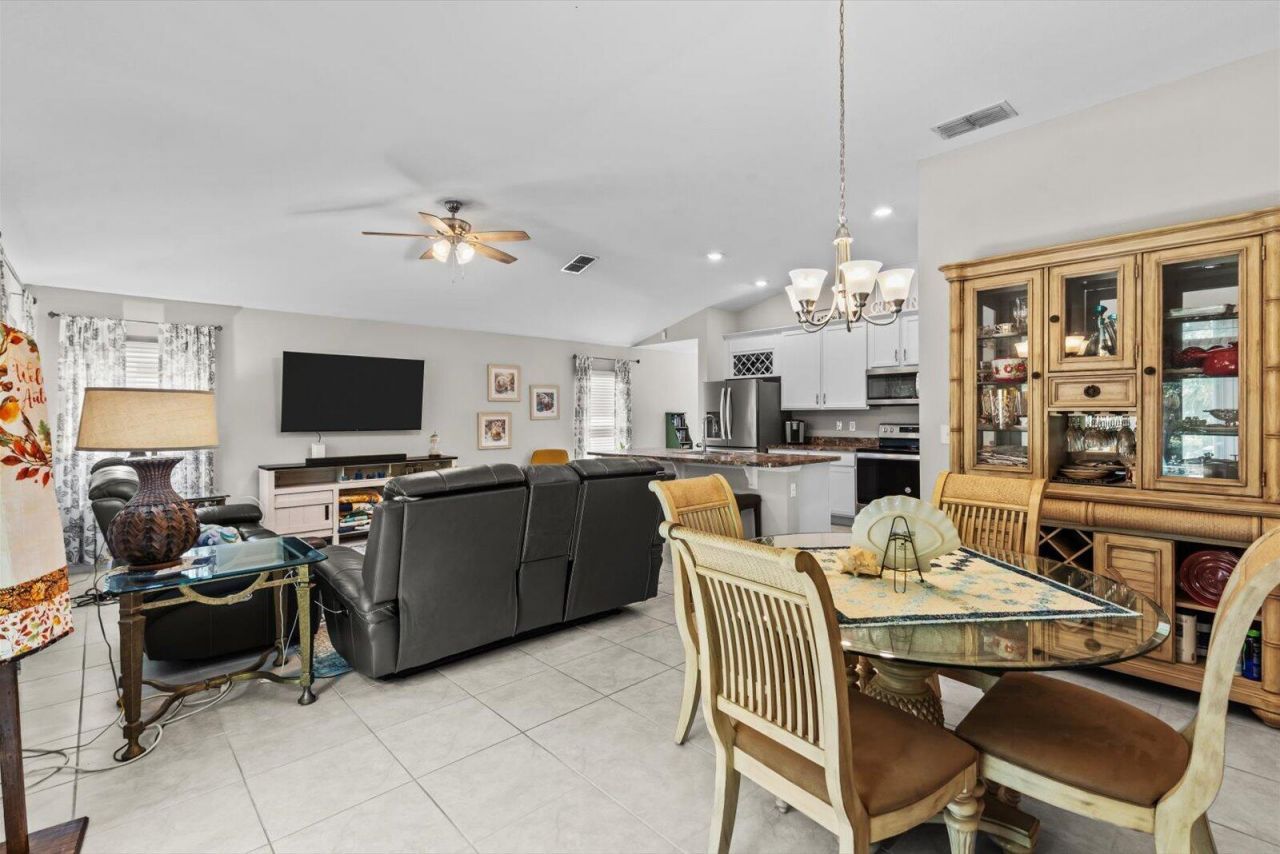 5815 NW Pine Trail Circle, Port Saint Lucie, FL 34983 Photo