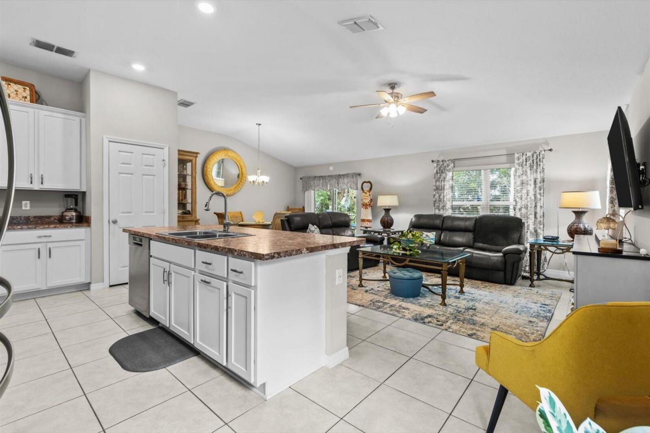 5815 NW Pine Trail Circle, Port Saint Lucie, FL 34983 Photo