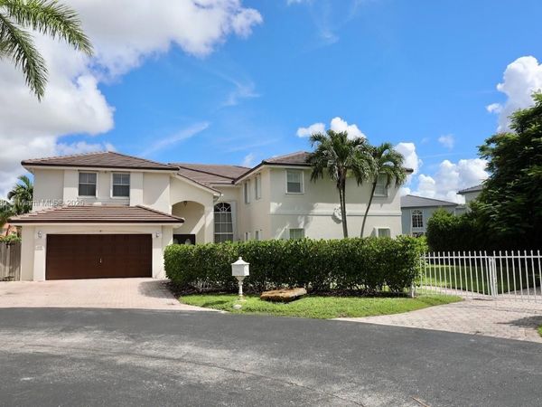 16335 SW 93rd St, Miami, FL 33196