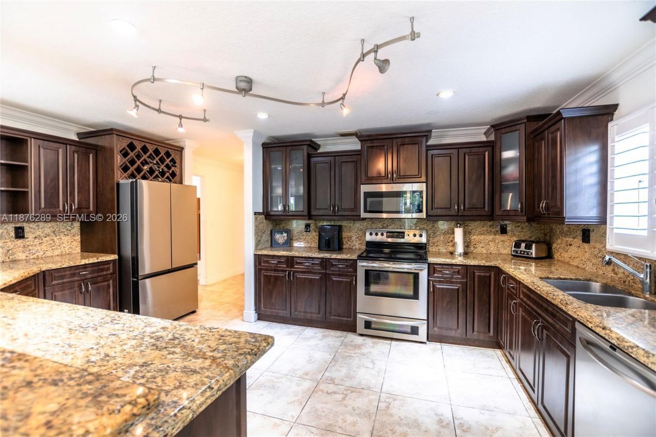 16335 SW 93rd St, Miami, FL 33196 Photo