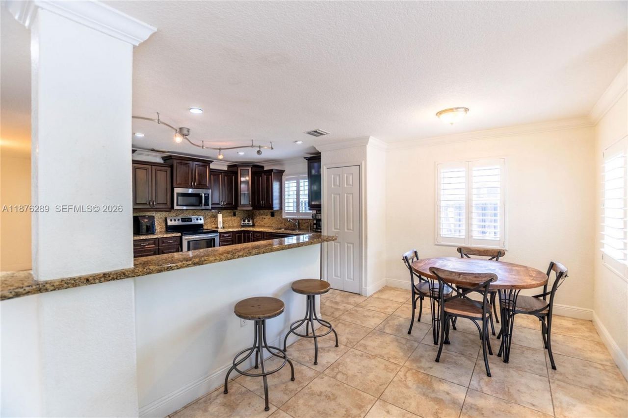 16335 SW 93rd St, Miami, FL 33196 Photo