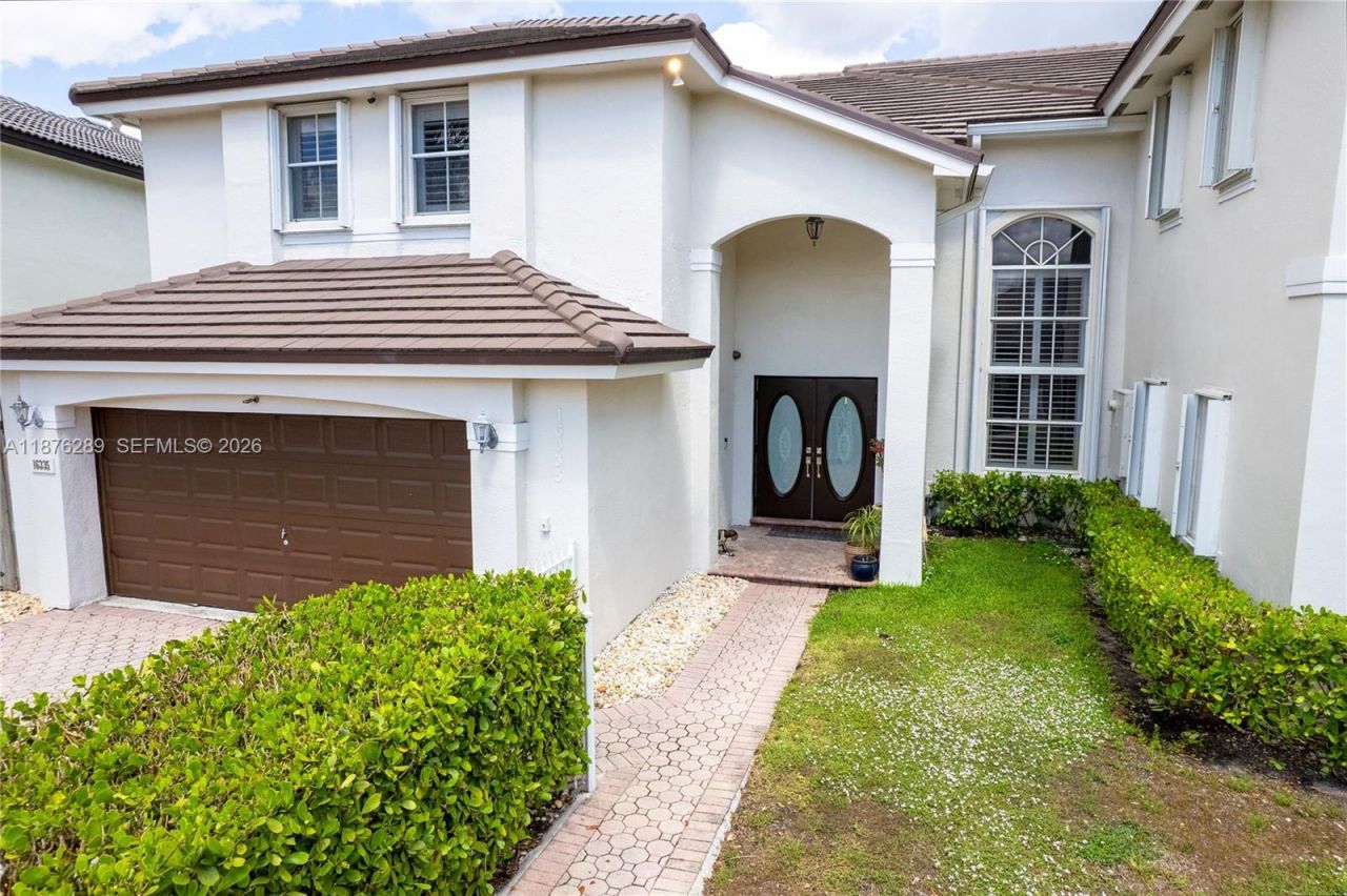 16335 SW 93rd St, Miami, FL 33196 Photo