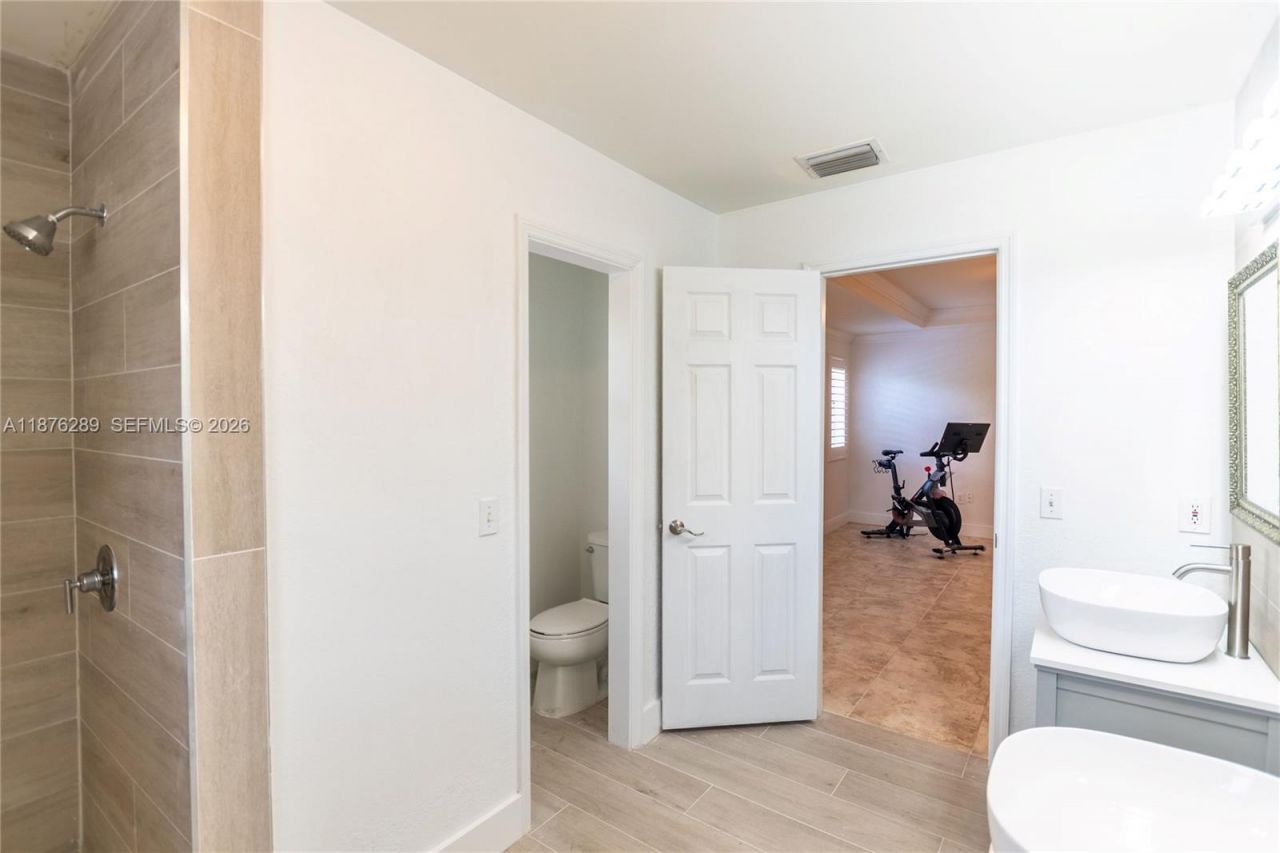 16335 SW 93rd St, Miami, FL 33196 Photo