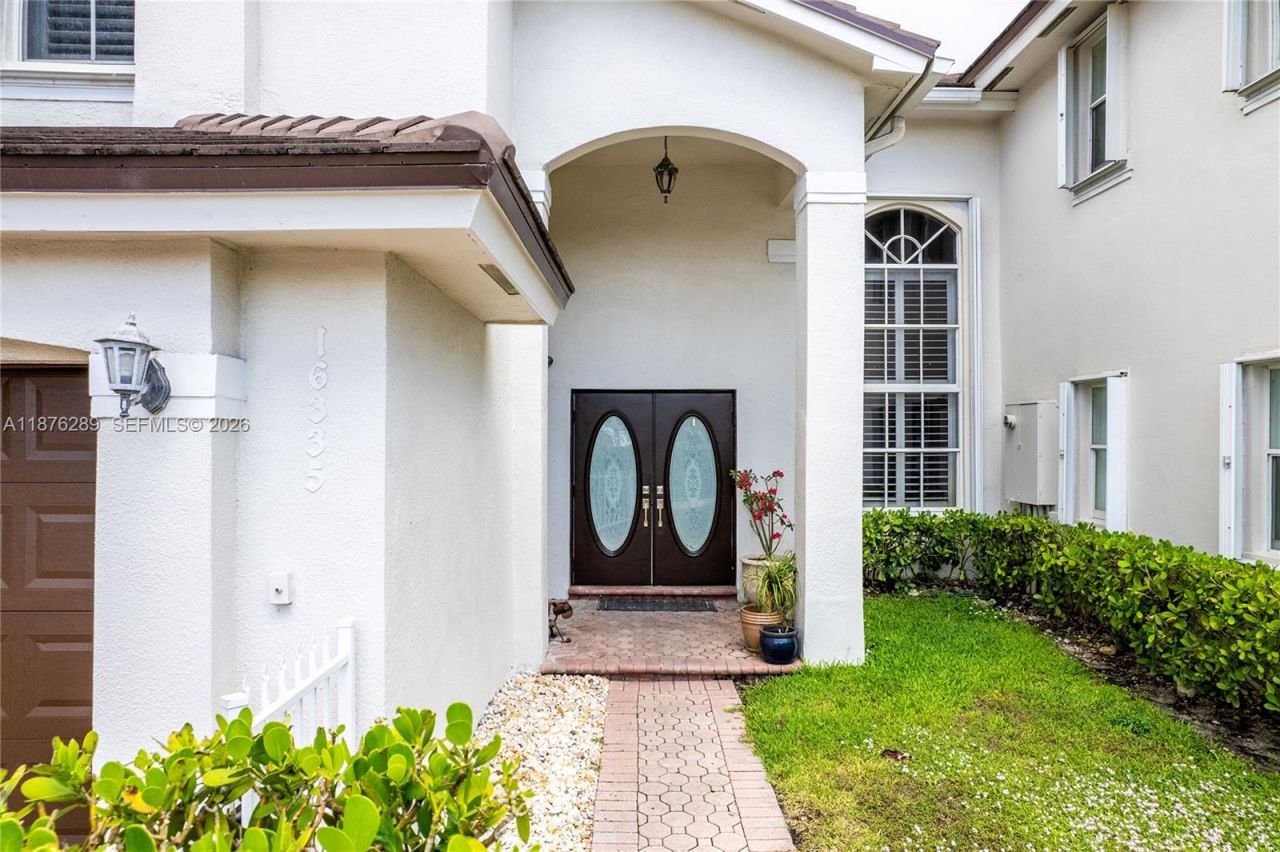 16335 SW 93rd St, Miami, FL 33196 Photo