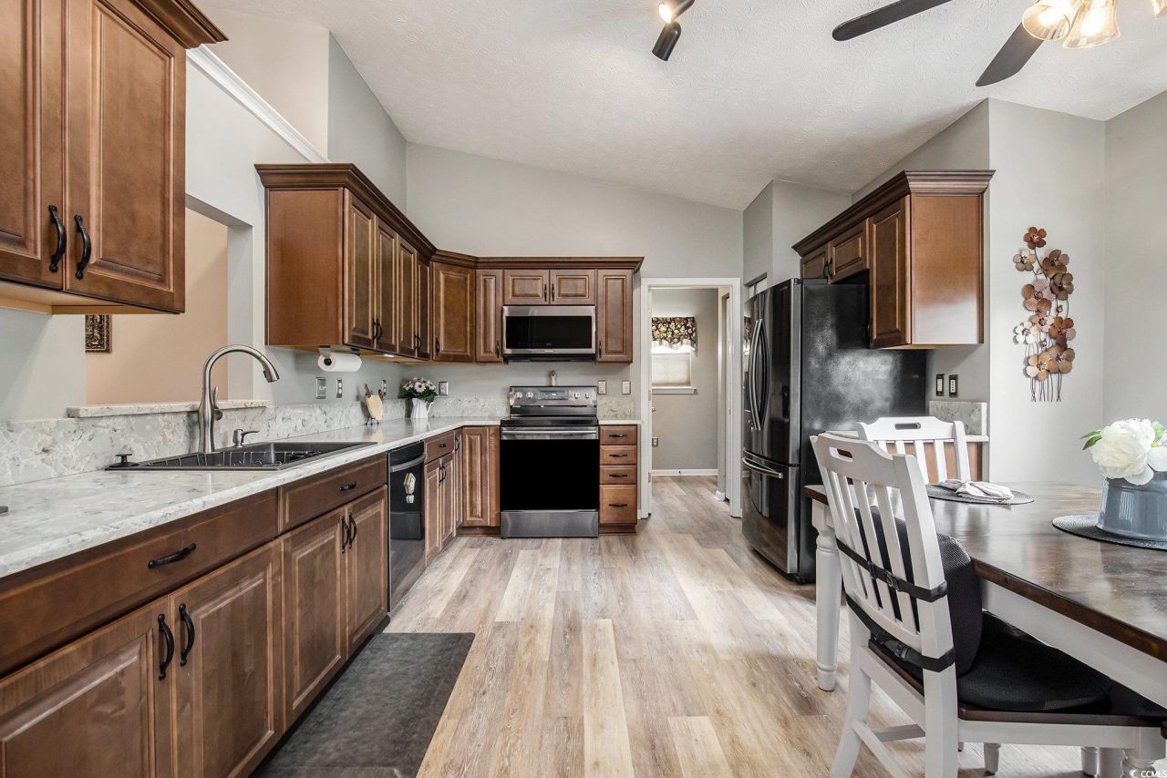 2783 Sanctuary Blvd. Photo 11