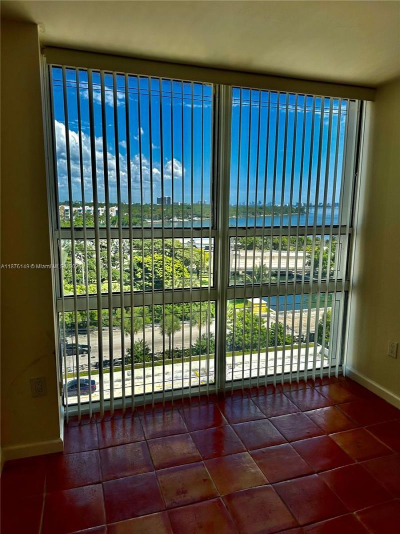 600 NE 36th St, Unit 814, Miami, FL 33137 Photo