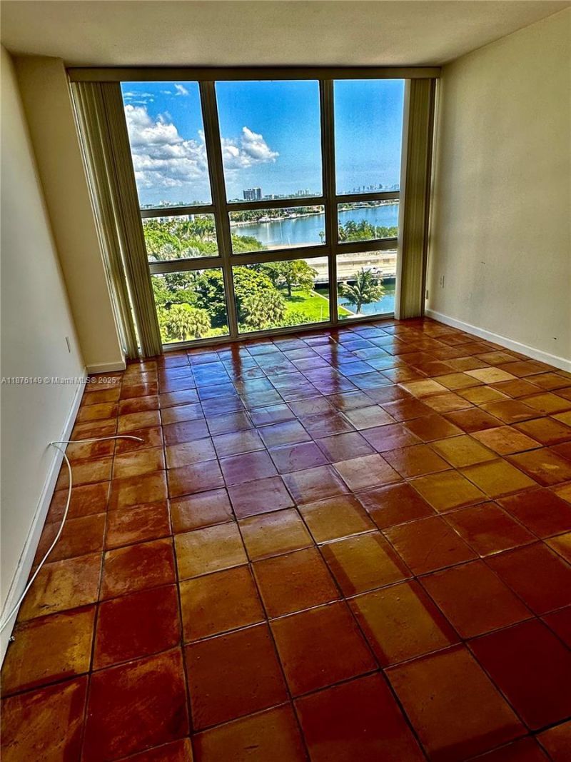 600 NE 36th St, Unit 814, Miami, FL 33137 Photo