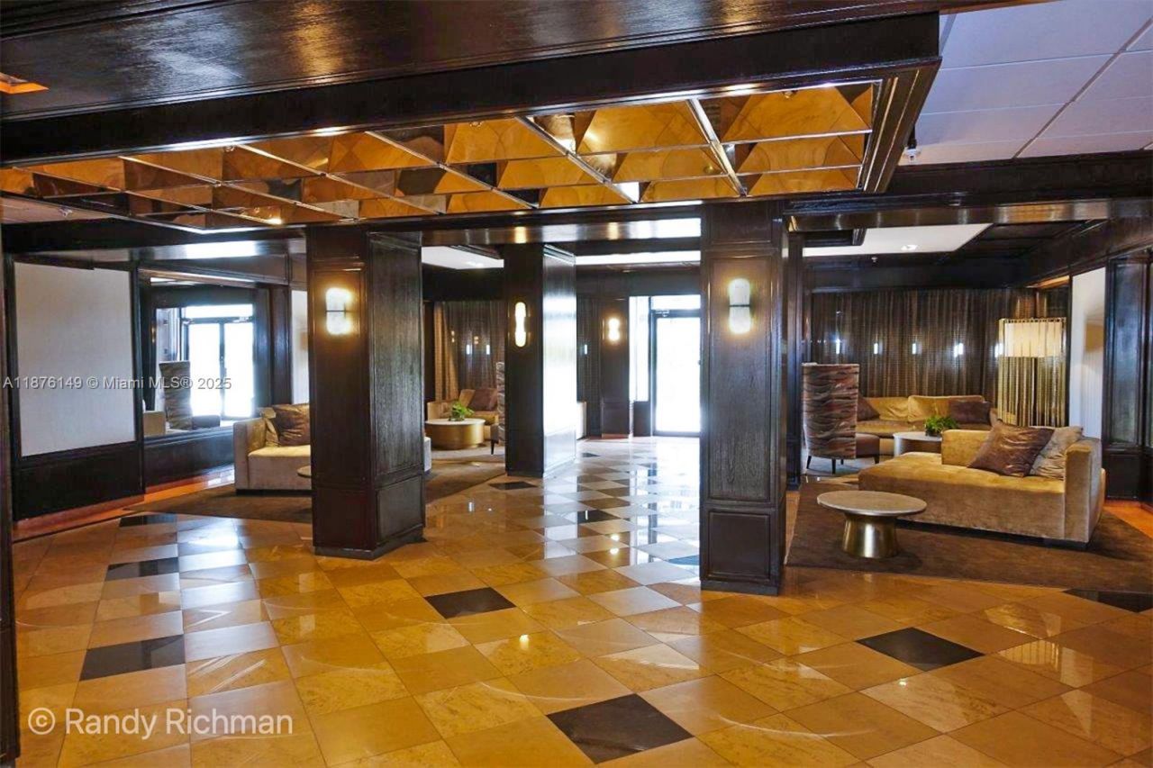 600 NE 36th St, Unit 814, Miami, FL 33137 Photo