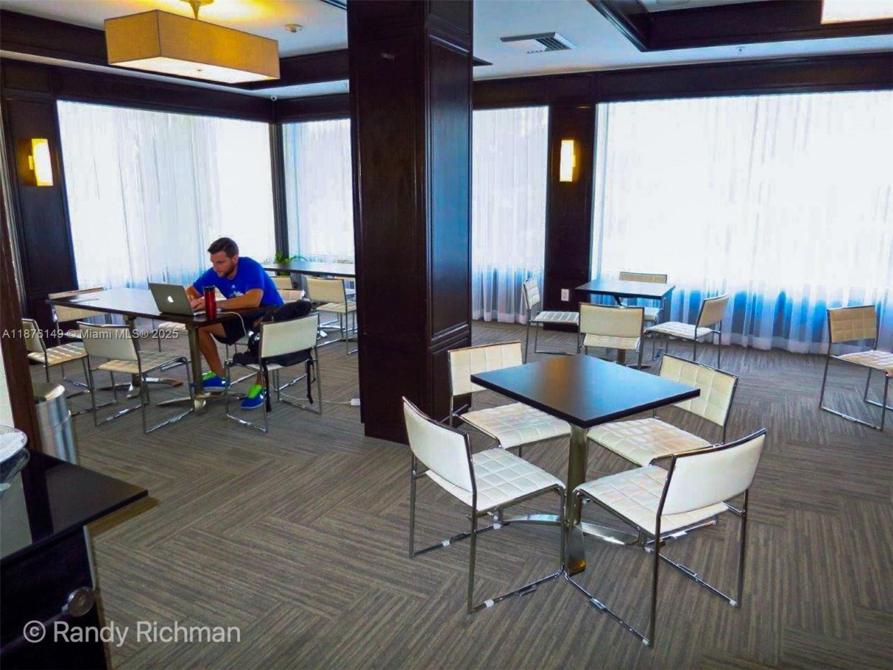 600 NE 36th St, Unit 814, Miami, FL 33137 Photo