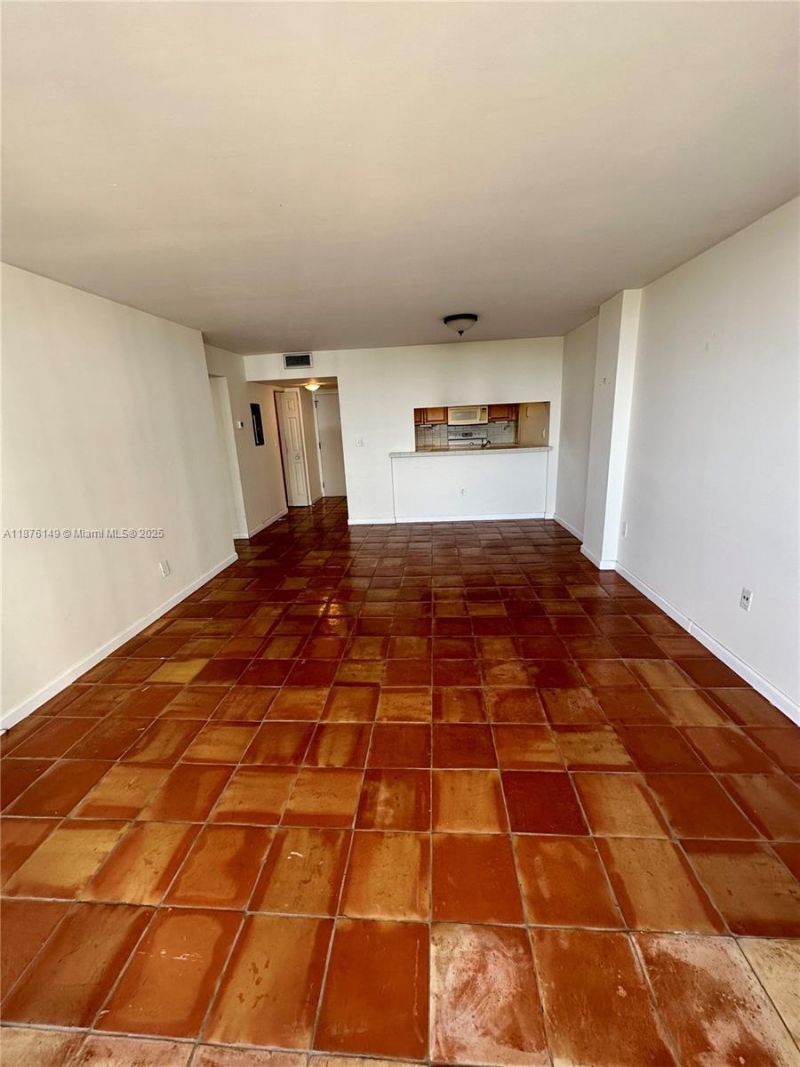 600 NE 36th St, Unit 814, Miami, FL 33137 Photo