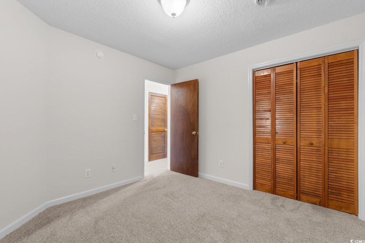 1095 West Plantation Dr. Photo 24