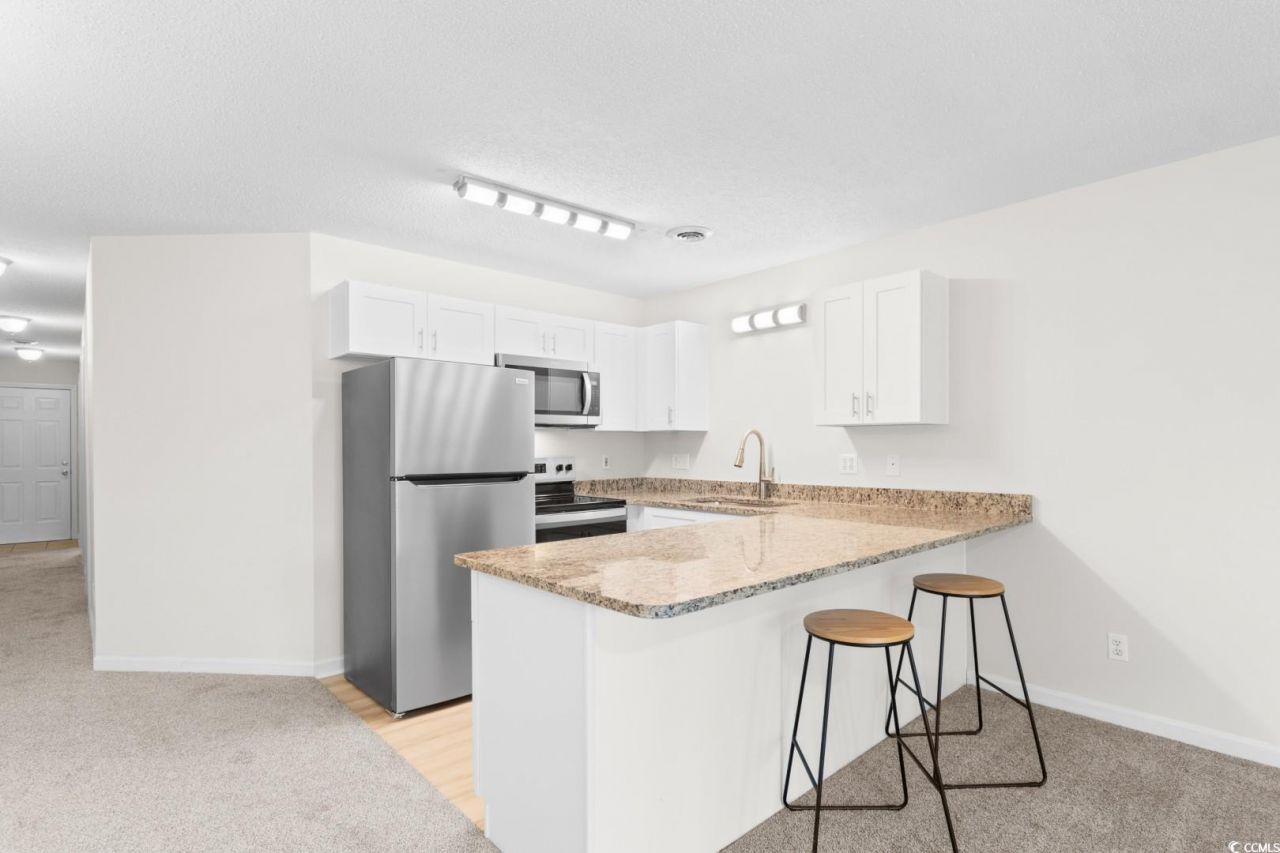 1095 West Plantation Dr. Photo 7