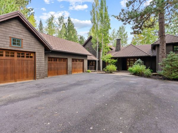 61709 Tam McArthur Loop, Bend, OR 97702