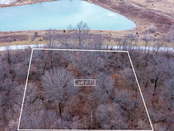 9325 Doubletree Drive S, Winfield, IN 46307