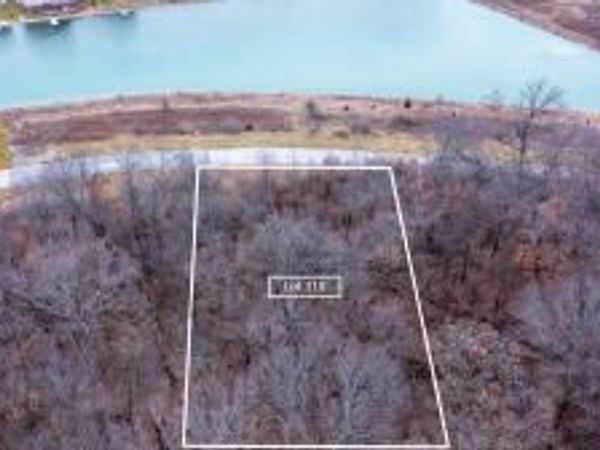 9315 Doubletree Drive S, Winfield, IN 46307