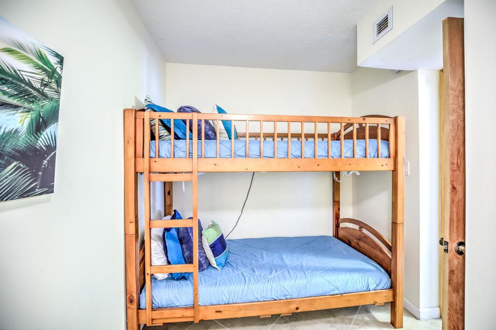 1133 W Ocean Drive, Unit 13, Key Colony, FL 33051 Photo