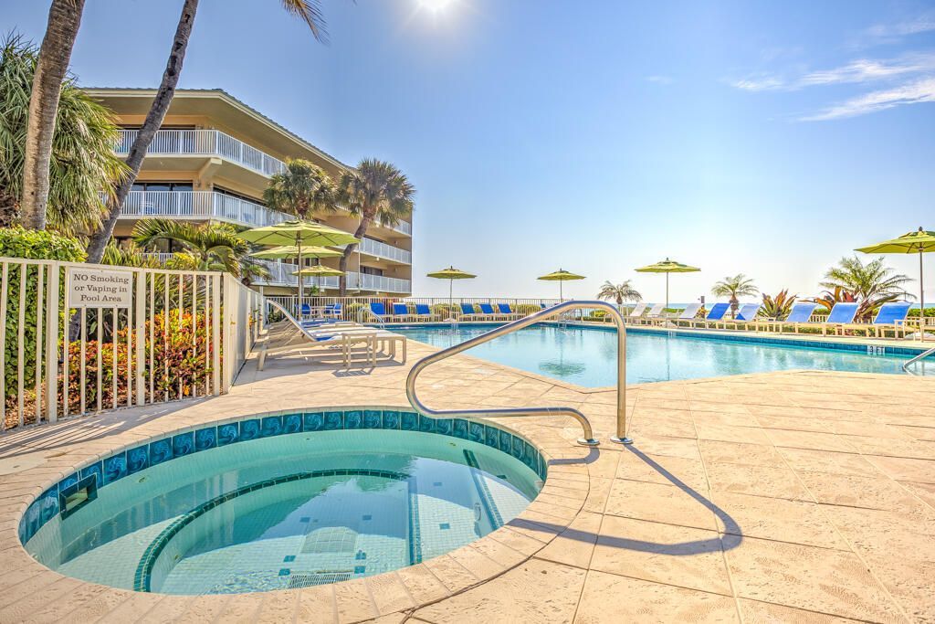 1133 W Ocean Drive, Unit 13, Key Colony, FL 33051 Photo