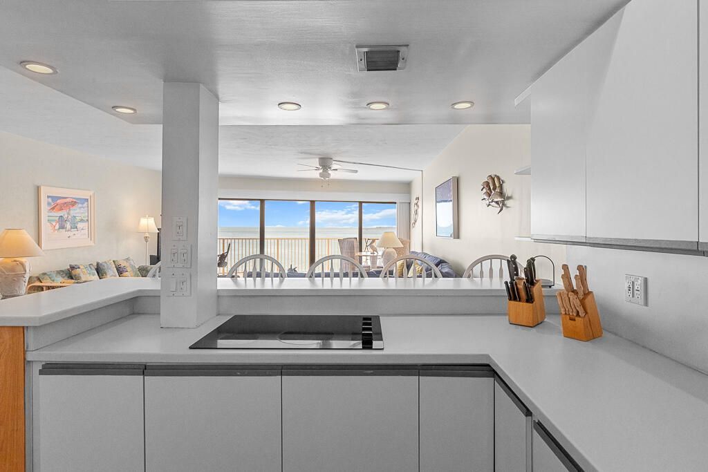 1133 W Ocean Drive, Unit 13, Key Colony, FL 33051 Photo