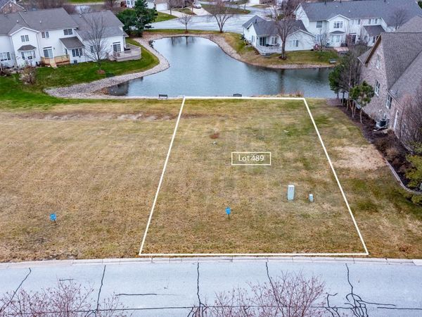 10450 Doubletree Drive S, Winfield, IN 46307
