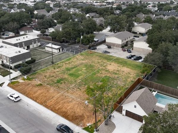 723 E Worth Street, Grapevine, TX 76051