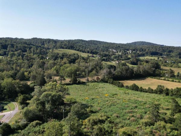 317 Singleton Hollow Rd, Speedwell, TN 37870