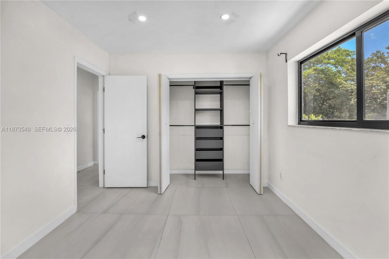 621 SW 33rd Avenue, Miami, FL 33135 Photo