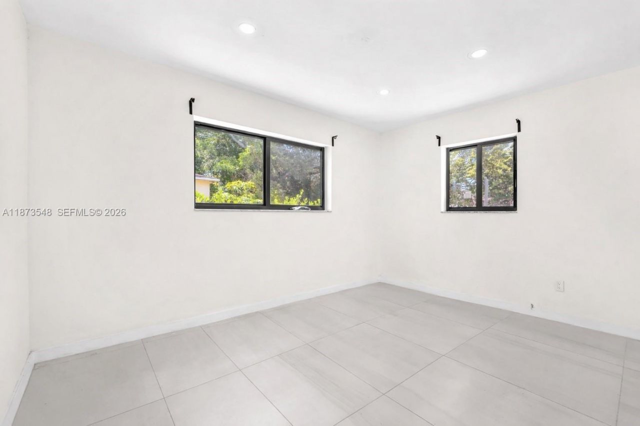 621 SW 33rd Avenue, Miami, FL 33135 Photo