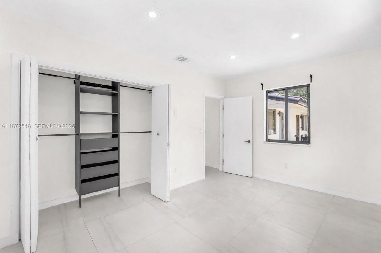 621 SW 33rd Avenue, Miami, FL 33135 Photo