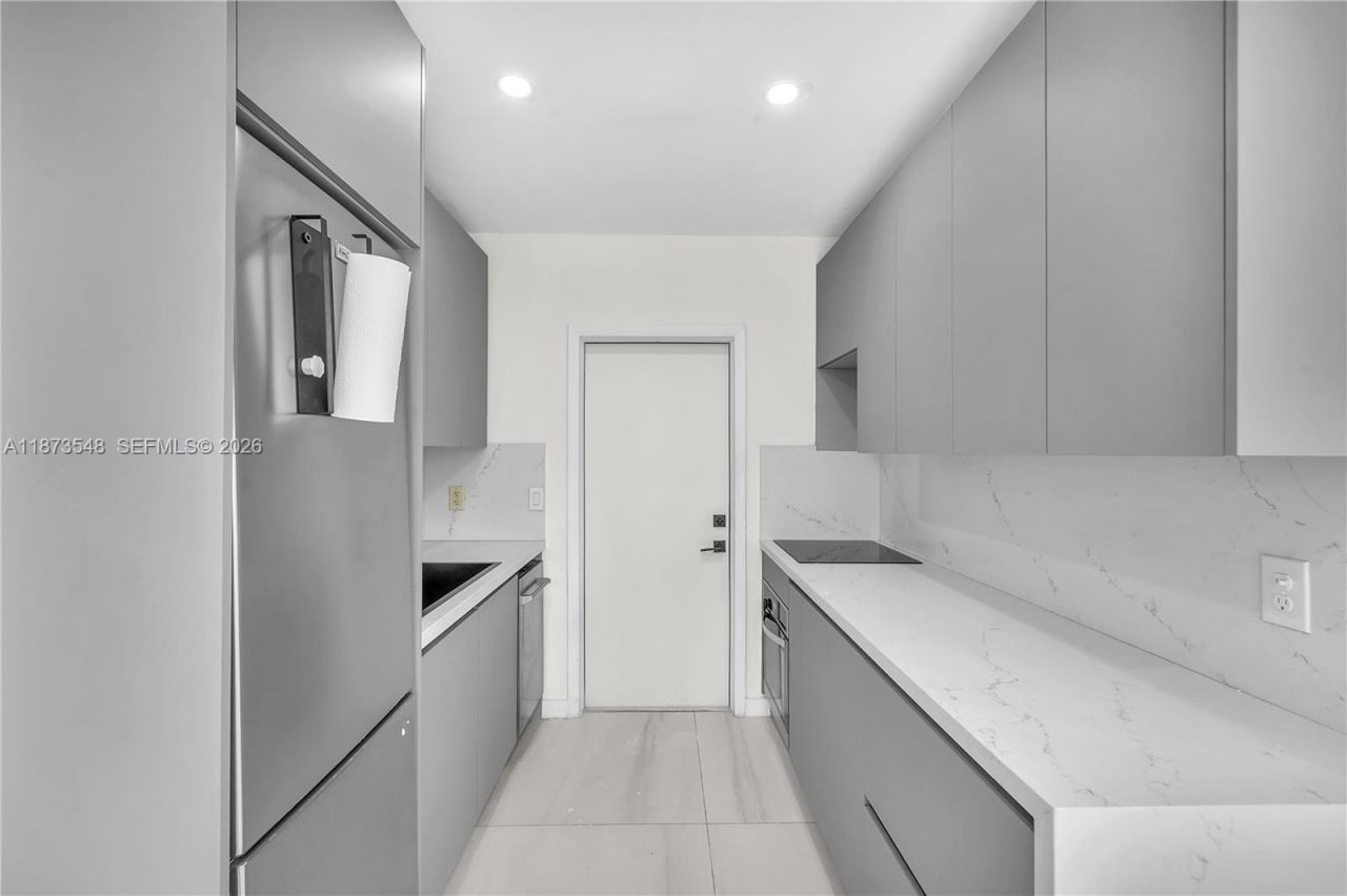 621 SW 33rd Avenue, Miami, FL 33135 Photo