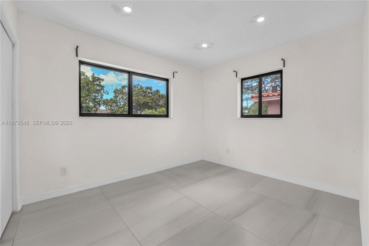 621 SW 33rd Avenue, Miami, FL 33135 Photo