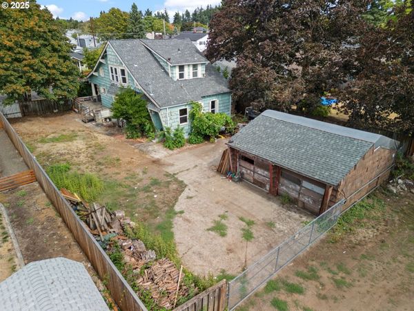6804 SE CARLTON ST, Portland, OR 97206