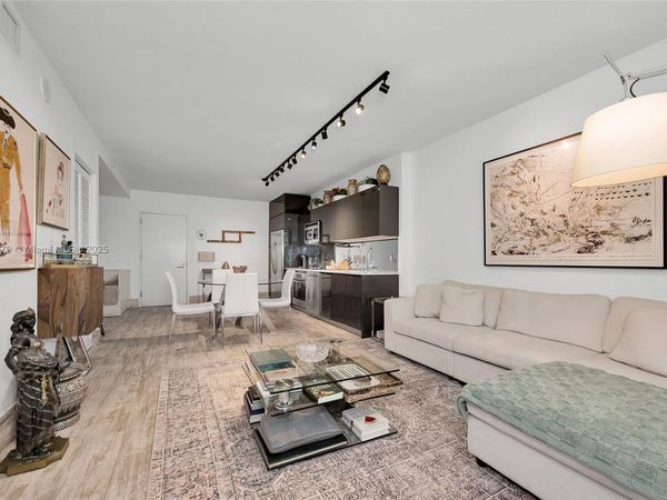 31 SE 6th St, Unit 304, Miami, FL 33131