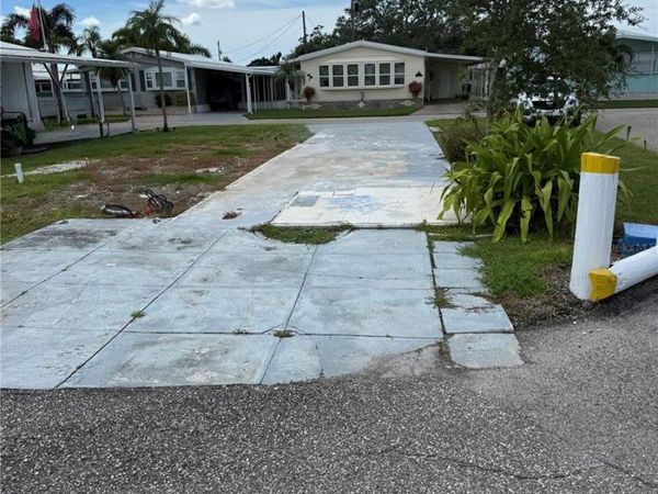 208 TANKEY DRIVE, PALMETTO, FL 34221