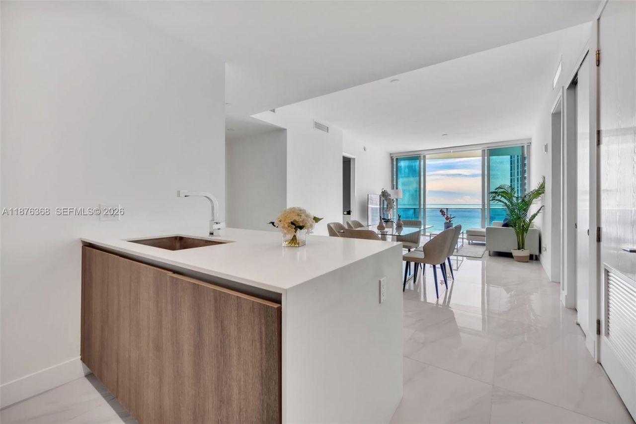 17550 Collins Ave, Unit 1003, Sunny Isles Beach, FL 33160 Photo